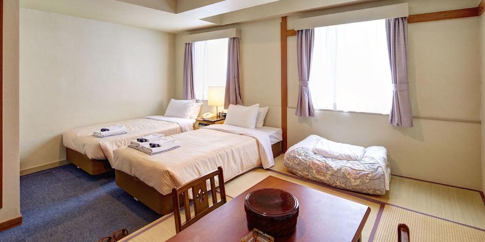 Okinawa Sun Plaza Hotel Naha Bagian luar foto