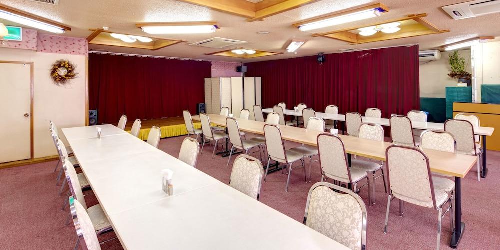 Okinawa Sun Plaza Hotel Naha Bagian luar foto