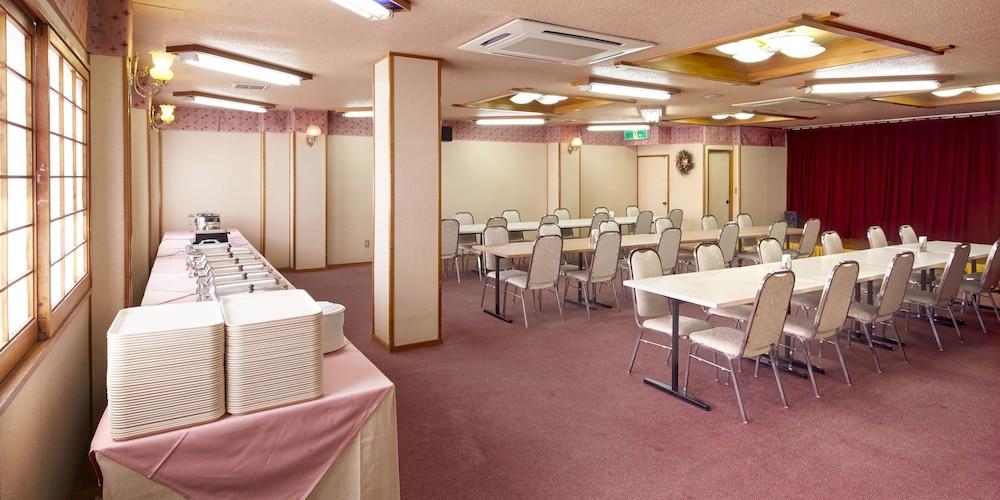 Okinawa Sun Plaza Hotel Naha Bagian luar foto