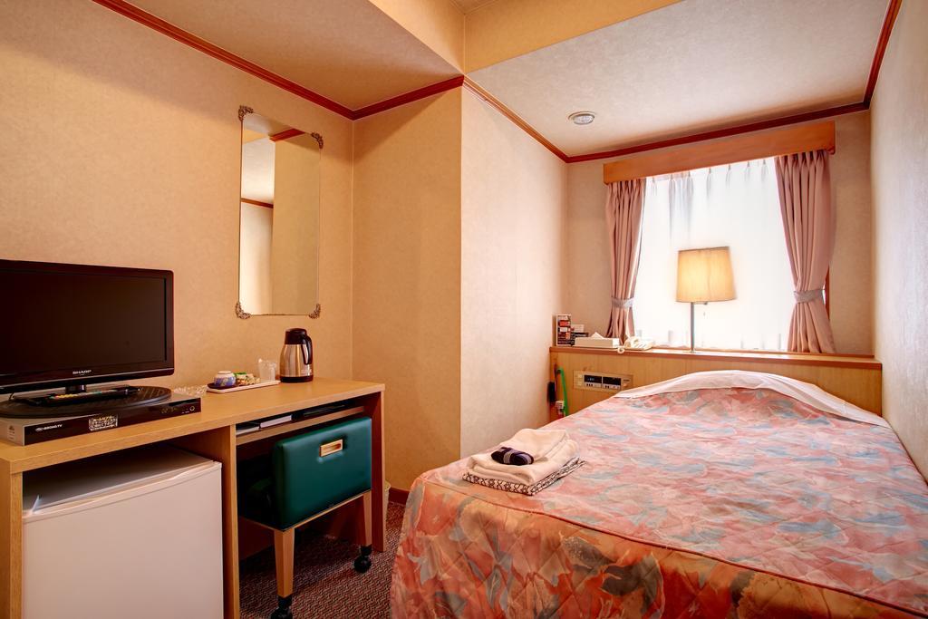Okinawa Sun Plaza Hotel Naha Bagian luar foto